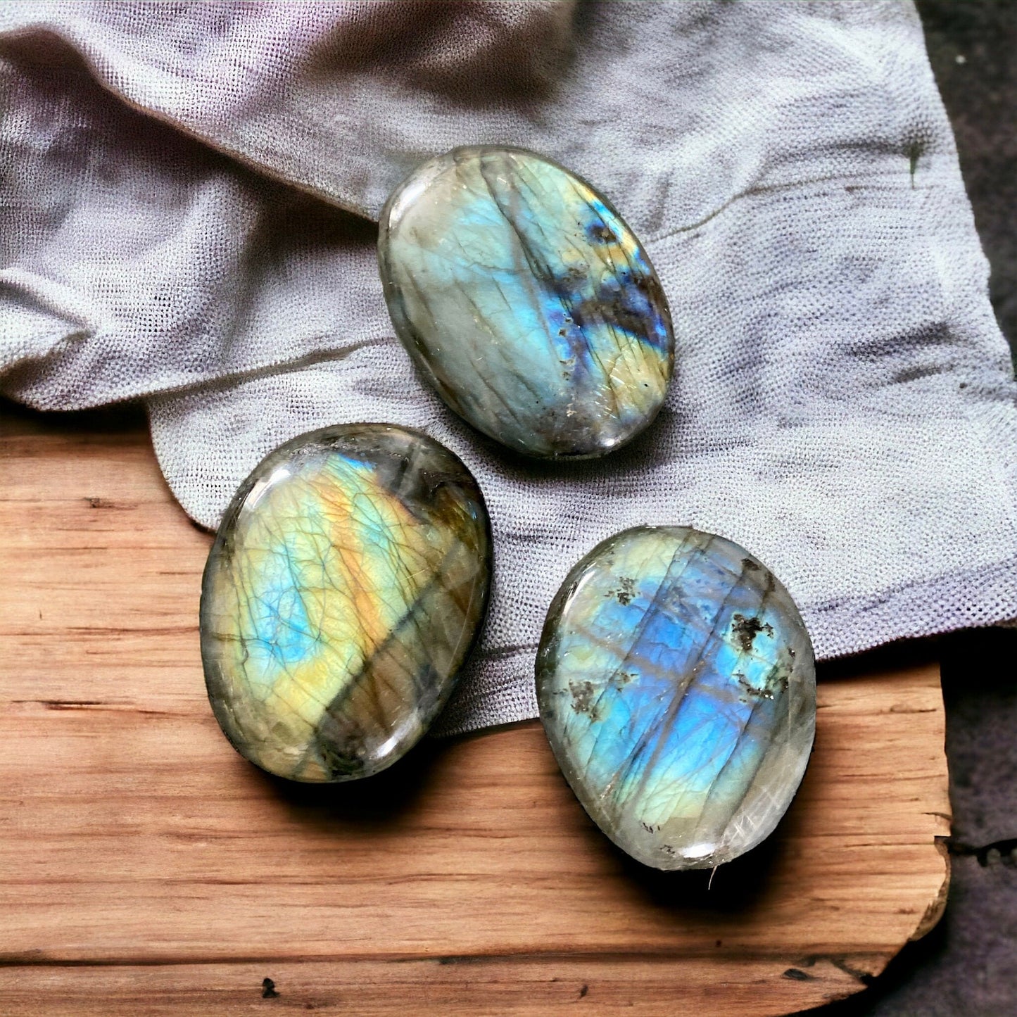 Labradorite Palm Stone: Iridescent Crystal for Intuition (40mm x 40mm)