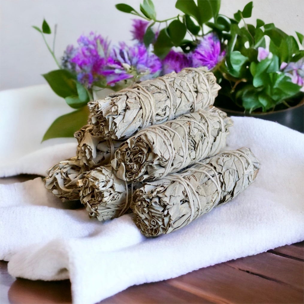 Smudge Cleansing Set – Abalone Shell • Selenite Stick • Palo Santo • Sage Bundle