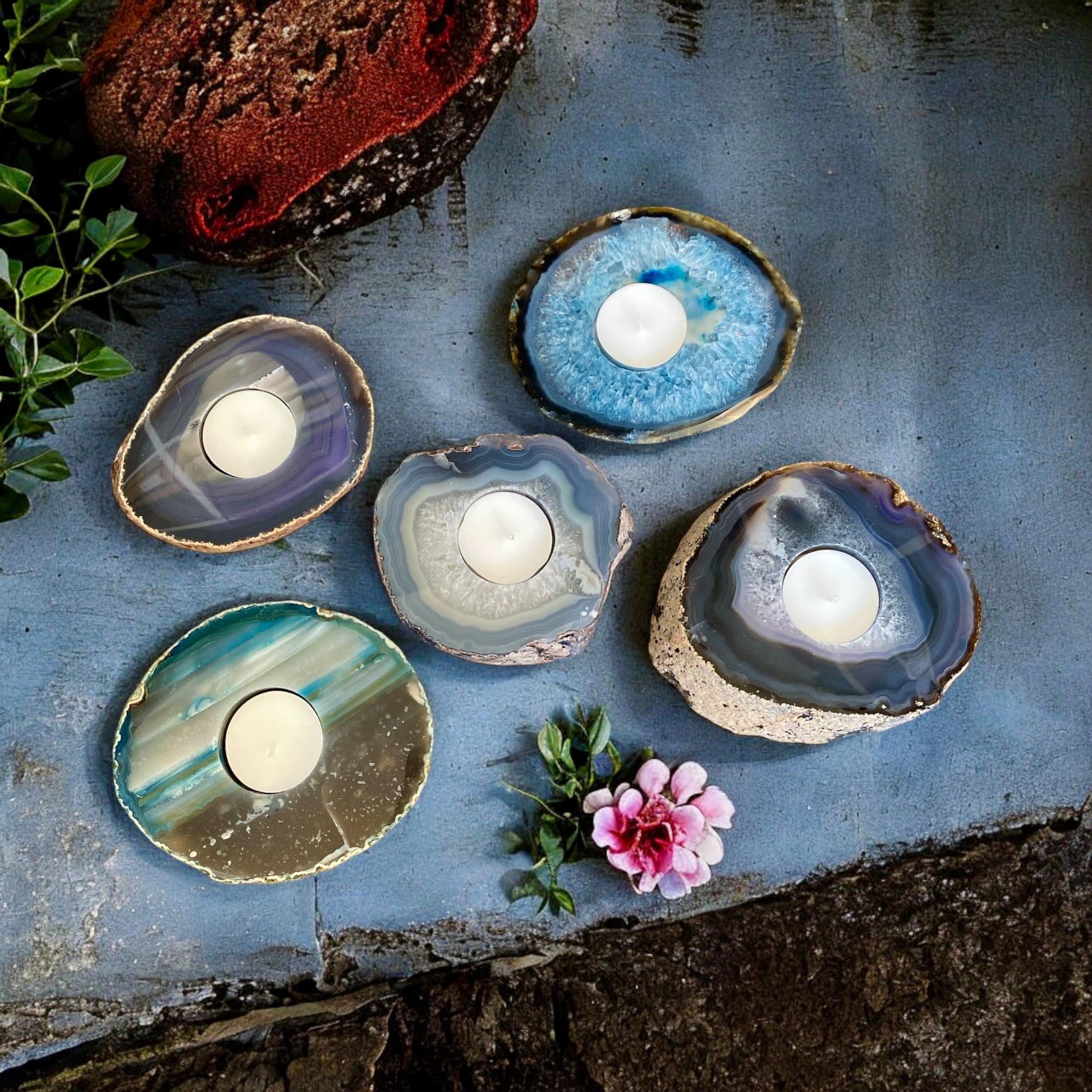 Agate Geode Slice Tealight Holder: Ethereal Crystal Decor