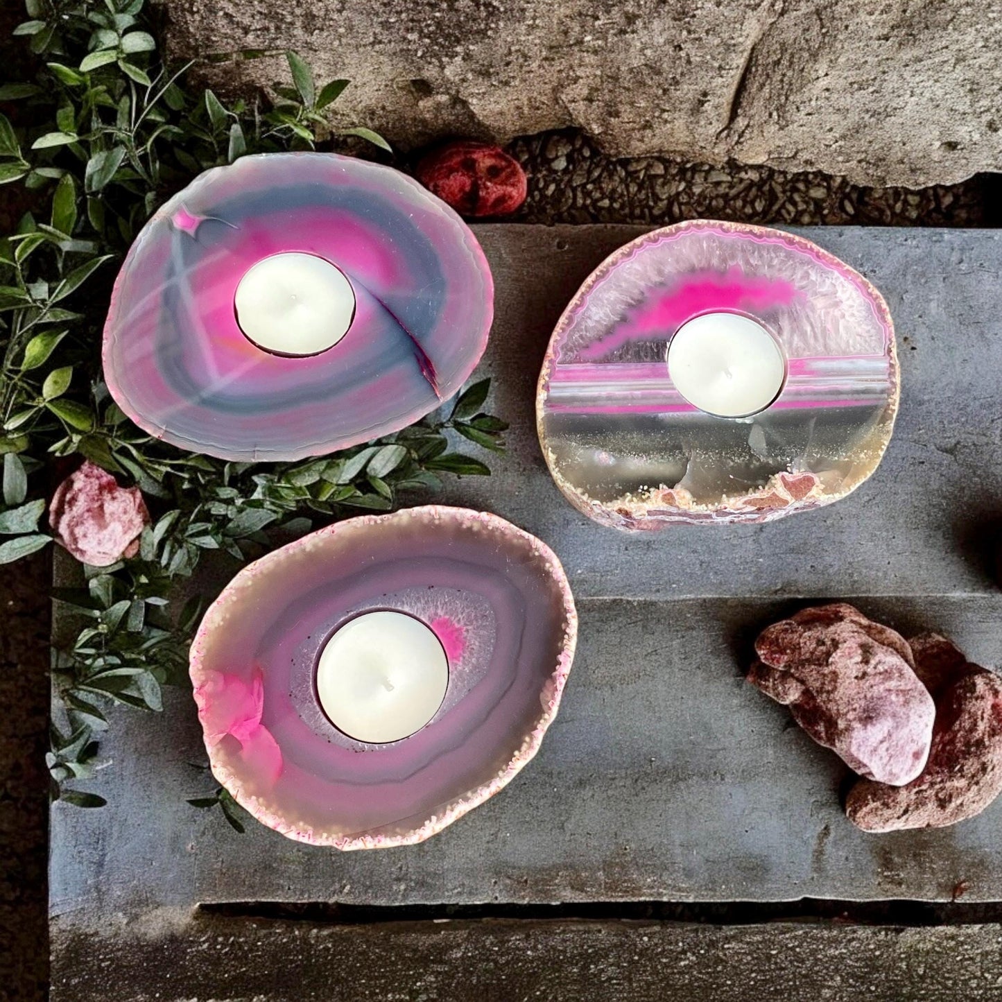 Agate Geode Slice Tealight Holder: Ethereal Crystal Decor