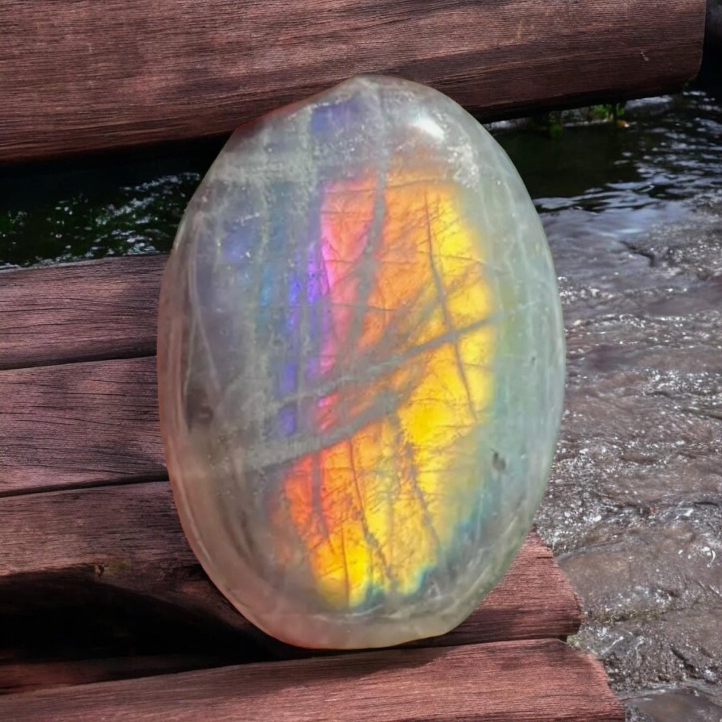 Sunset Labradorite Palm Stone: Calming Crystal for Meditation (40mm x 40mm)