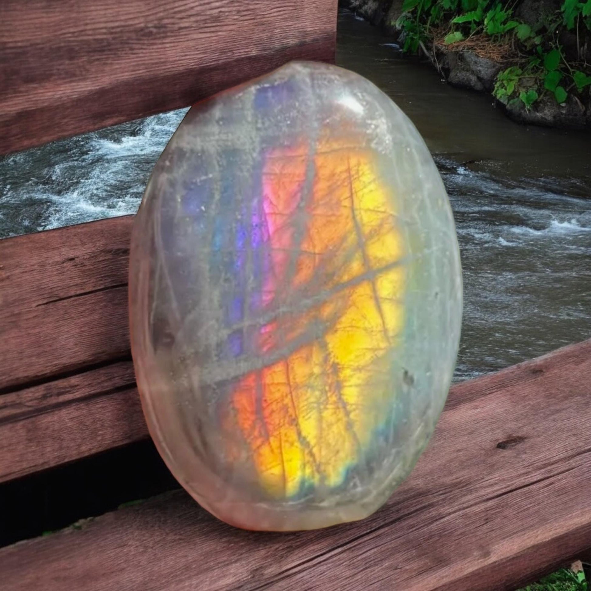 Sunset Labradorite Palm Stone: Calming Crystal for Meditation (40mm x 40mm)