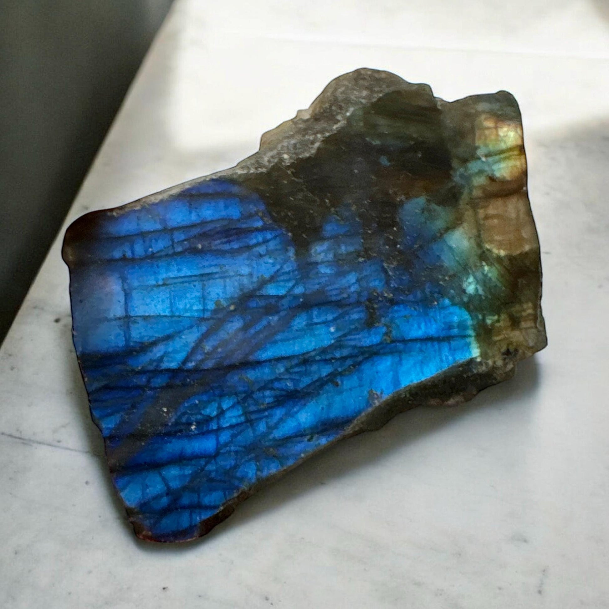 Flashy Labradorite Slab: Iridescent Crystal for Transformation
