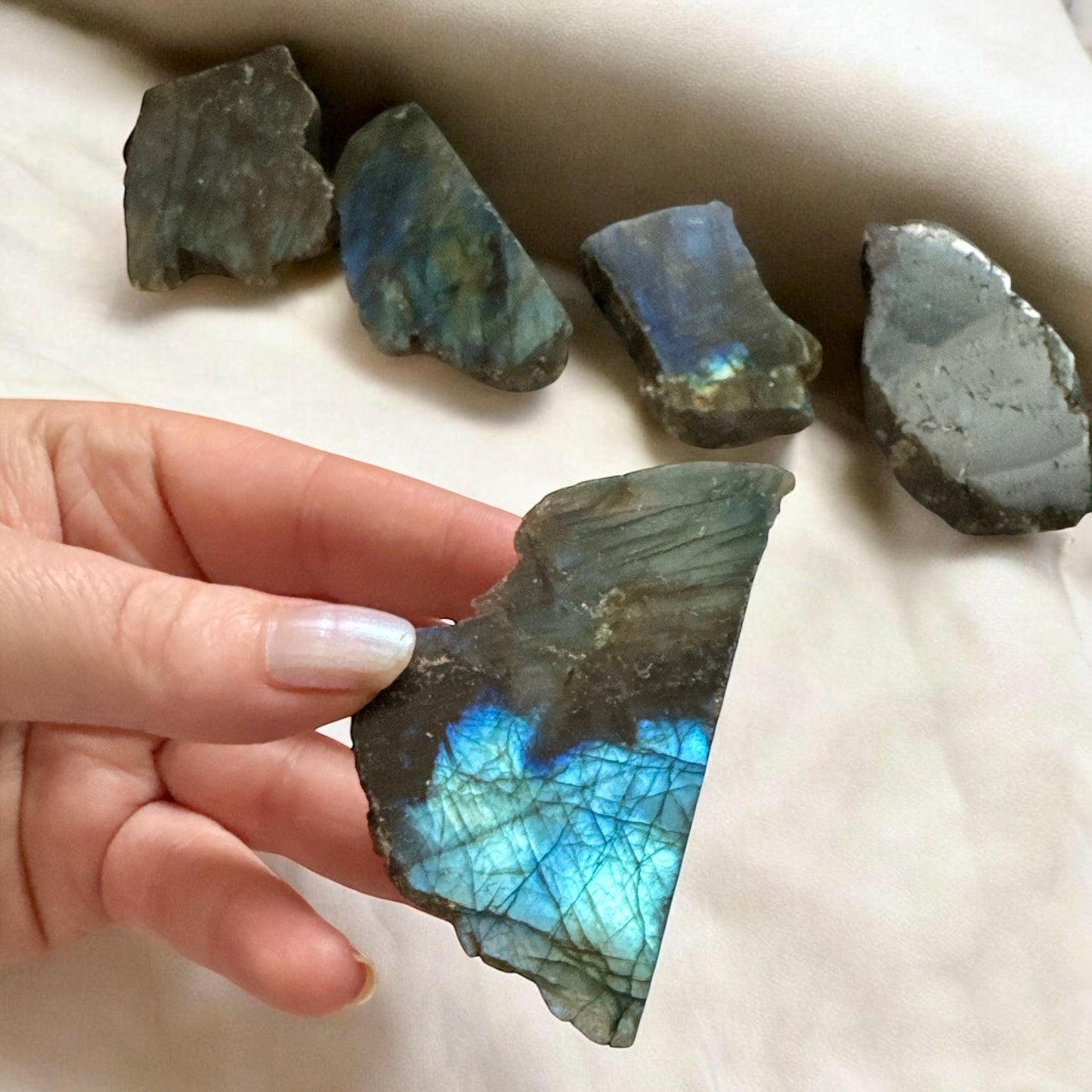Flashy Labradorite Slab: Iridescent Crystal for Transformation
