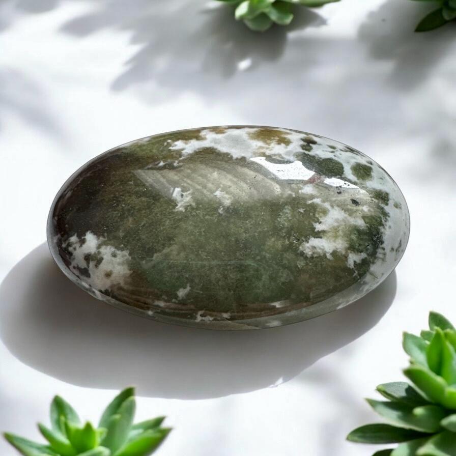 Moss Agate Palm Stone: Nurturing Earth Energy Crystal