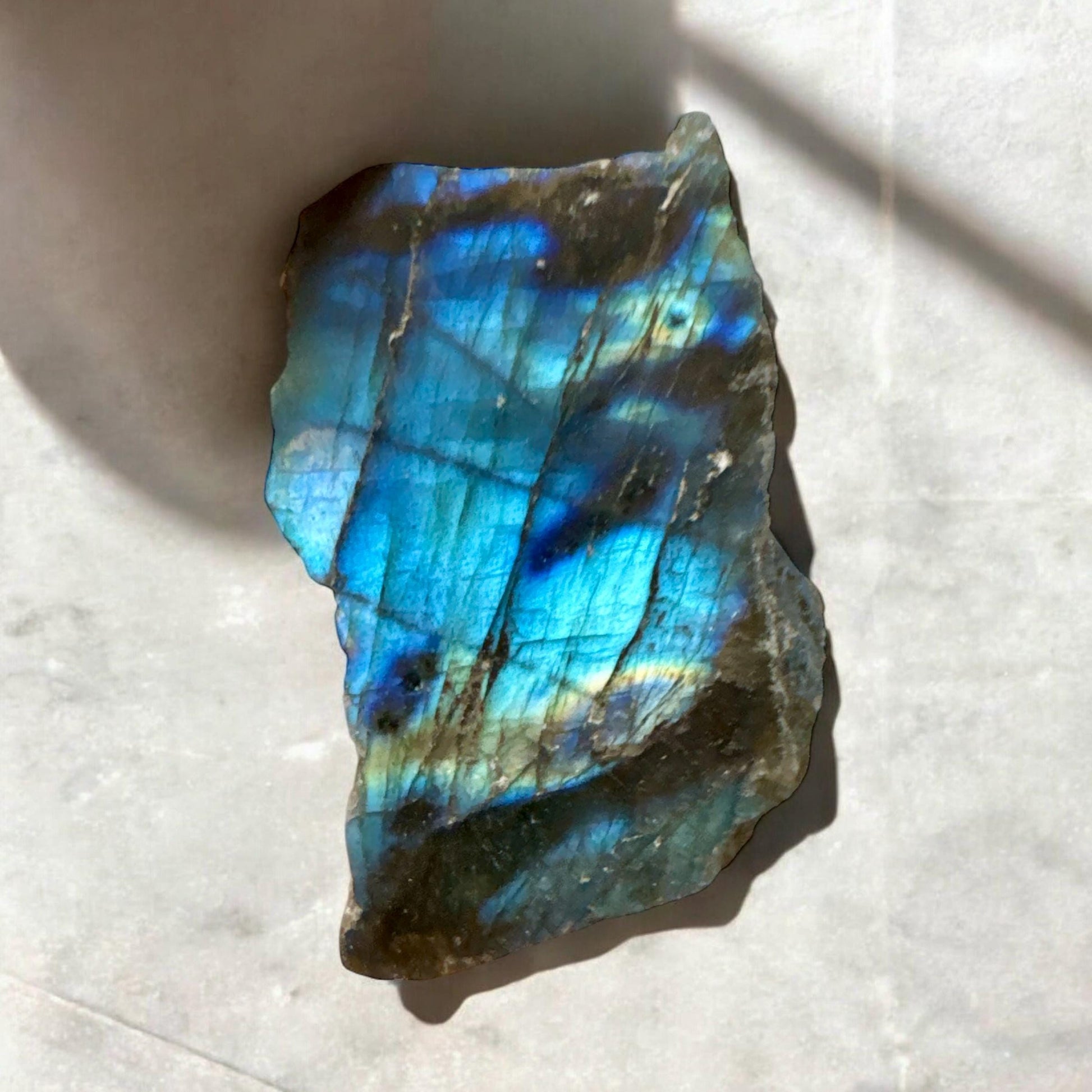 Flashy Labradorite Slab: Iridescent Crystal for Transformation