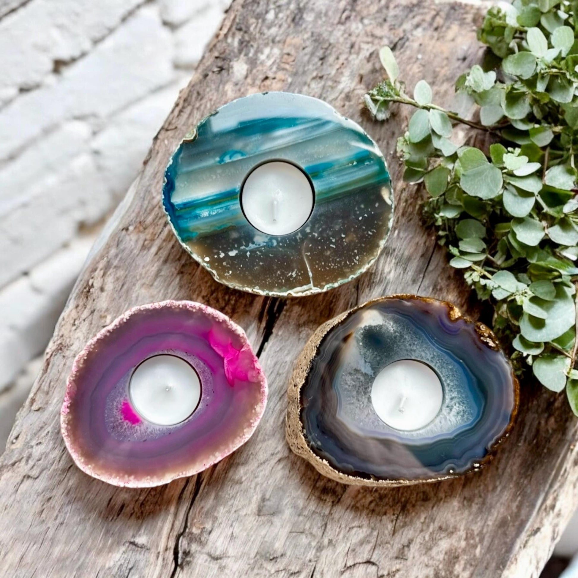 Agate Geode Slice Tealight Holder: Ethereal Crystal Decor