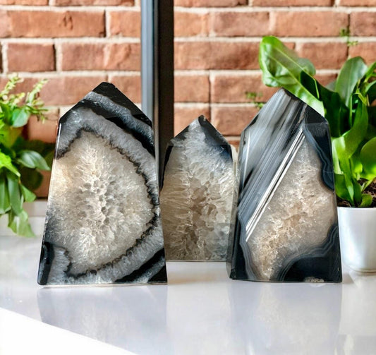 Black Onyx Druze Obelisk Tower: Protective Crystal Decor