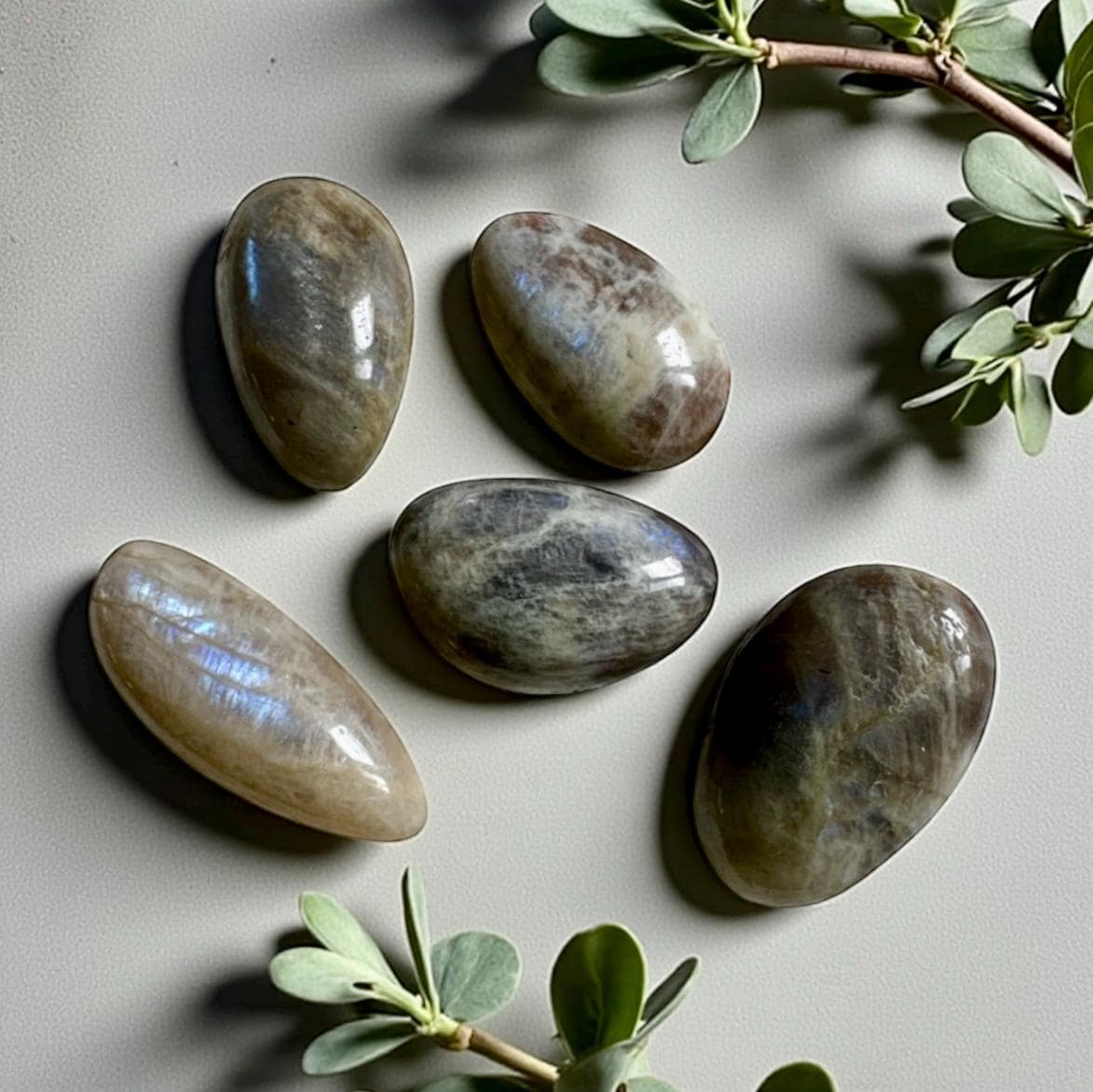 Moonstone Crystal Tumble Stone: Intuition, Balance & Feminine Energy