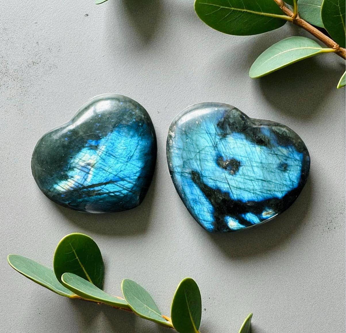 Blue Flash Labradorite Heart – Polished Crystal Carving for Intuition, Transformation & Protection | Healing Gift