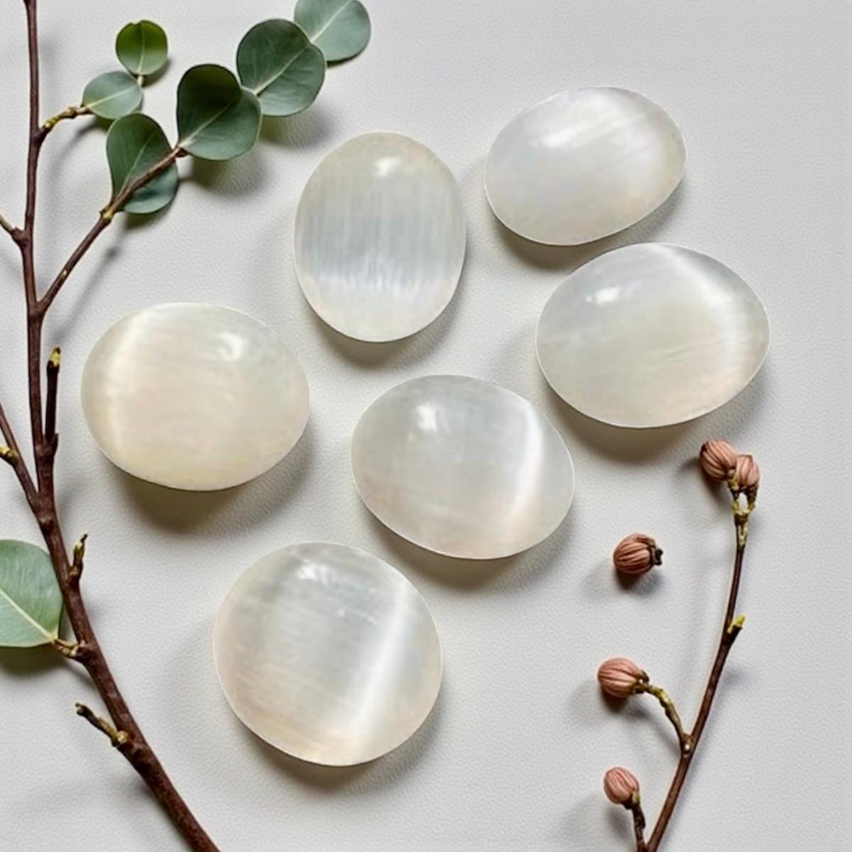 Selenite Palmstone: Natural Crystal for Cleansing & Meditation (70-80mm)