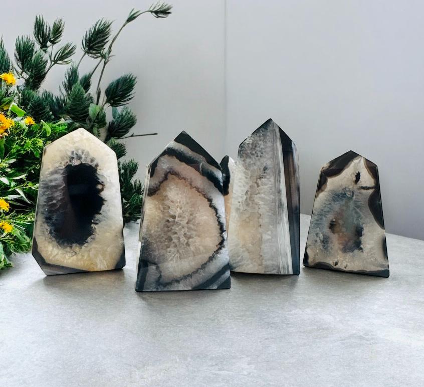 Black Onyx Druze Obelisk Tower: Protective Crystal Decor