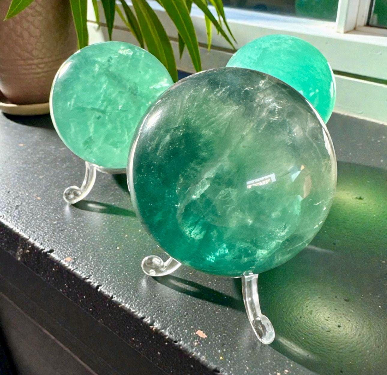 Green Fluorite Sphere Lamp, Wooden Branch Base, USB Powered