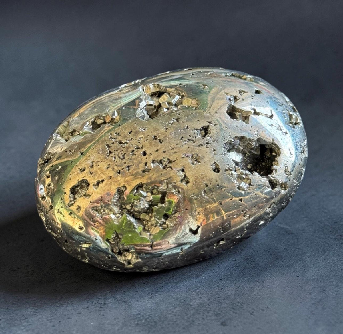 Pyrite Palm Stone – Crystal for Prosperity, Protection & Confidence | Healing Energy Crystal