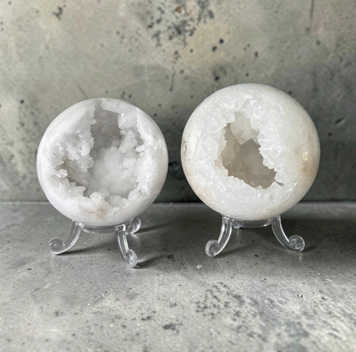 White Quartz Druzy Crystal Sphere – Natural Sparkling Quartz | Clarity, Cleansing & Positive Energy